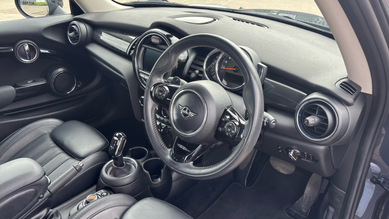 MINI Hatchback 2.0 Cooper S Exclusive II 3dr [Comfort/Nav Pack] Petrol Hatchback